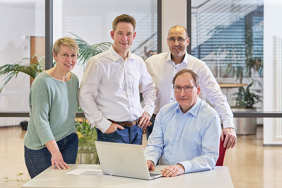 Teamfoto Managementsysteme heinrichs drehteile