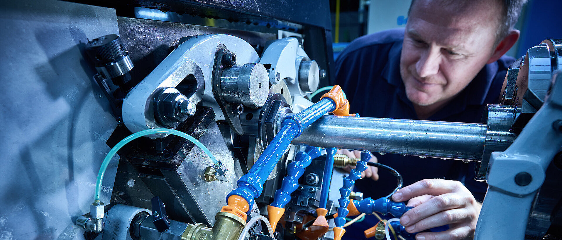 Feinjustierung an kurvengesteuerten Mehrspindeldrehautomat